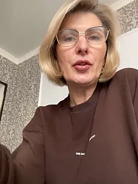 sensualEmilia online show from February 25, 11:31 am