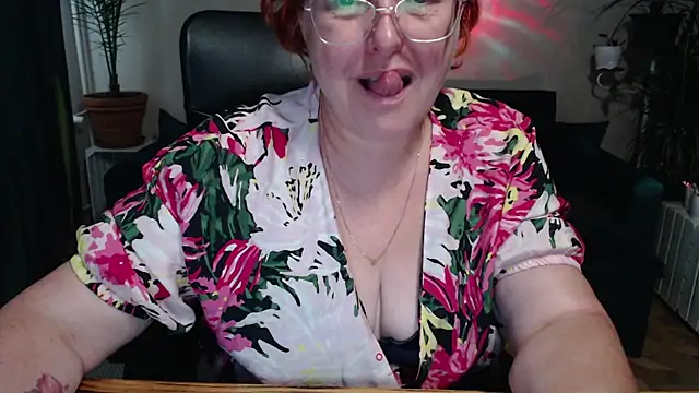 JoannaAndNeighbour online show from October 9, 10:08 am