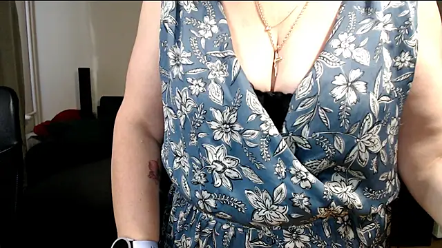 JoannaAndNeighbour online show from March 2, 7:15 am