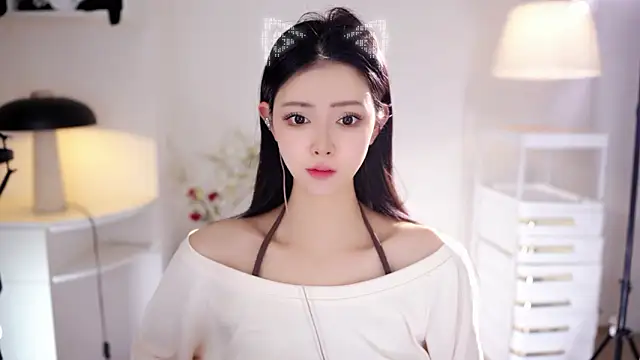 Ocean--Lili online show from March 16, 2:21 pm