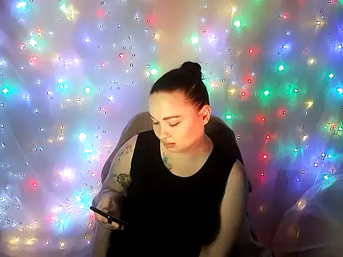 Victoria Marks online show from June 27, 10:27 pm