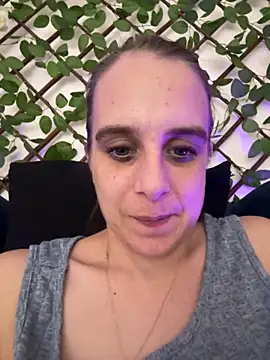 Chantalee online show from December 13, 8:48 pm