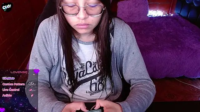 MidoriQuiinn online show from April 1, 3:42 pm