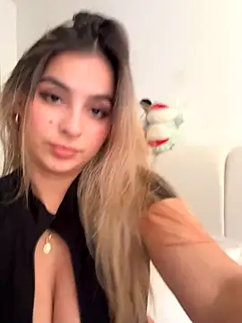 oriana zoeee online show from October 3, 10:26 pm