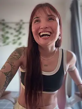 LunaXuan online show from September 17, 7:45 pm