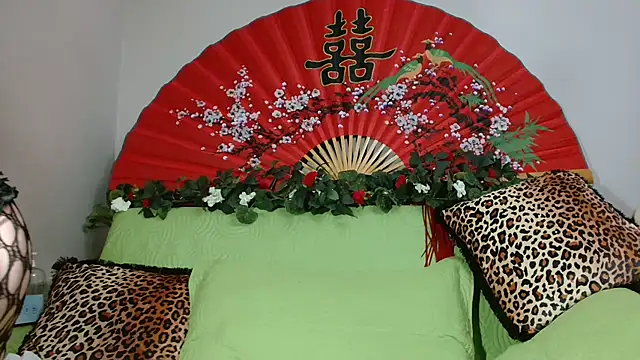 MISTRESS AMAZON FIRE online show from April 2, 8:06 pm