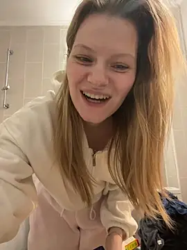 MaryHiggins online show from February 10, 10:02 pm