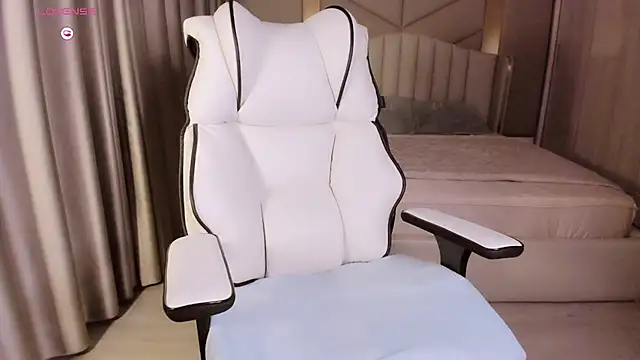 Girl  Funny online show from March 14, 7:04 pm