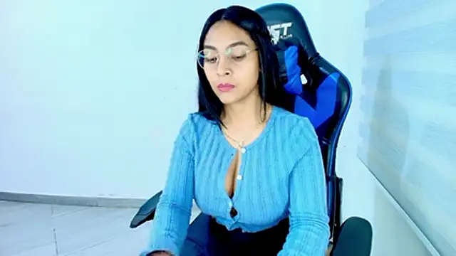 sophiax-x online show from April 16, 11:51 pm