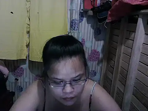 abiemayhottiey online show from December 2, 9:54 am