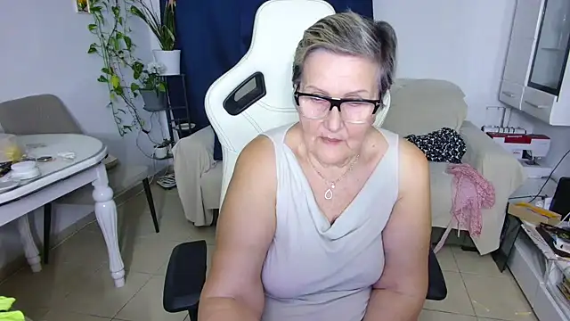 Selenna57 online show from April 3, 5:11 pm