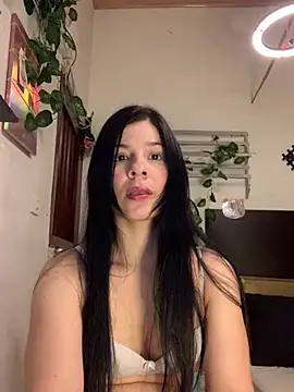 Estefani 32 online show from February 23, 12:55 am