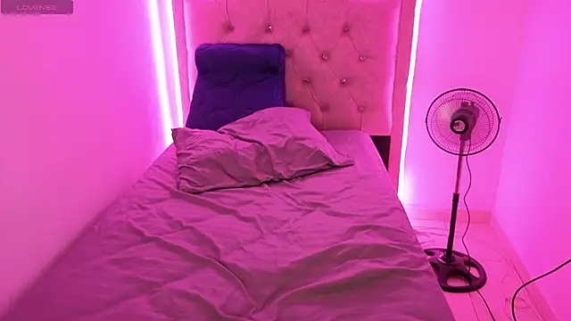 Nazlyy30 online show from September 20, 8:34 am