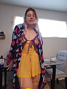 ScarletCallings420 online show from July 21, 7:36 pm