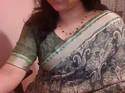 Pinky 4 online show from November 8, 2:22 pm