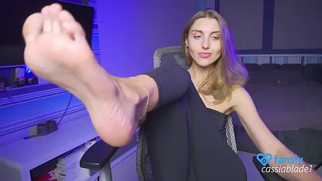 CassiaBlade1 online show from December 19, 8:45 pm