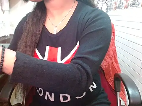 LovingPihu online show from February 3, 6:00 am