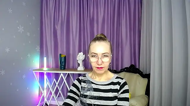 queen a n i online show from September 11, 9:20 am