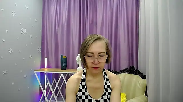 queen a n i online show from November 29, 10:30 am