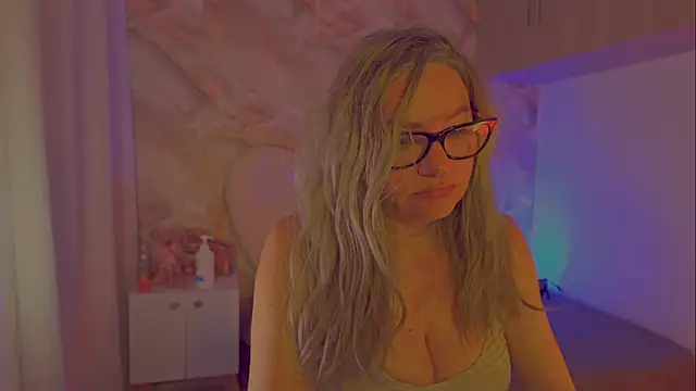 MarianL0ve online show from September 10, 10:59 am