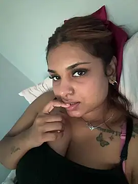 layla amin online show from August 2, 2:53 pm