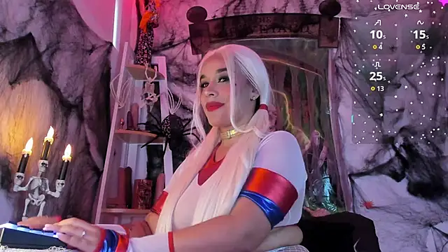 andrea lopezz  online show from October 17, 10:35 pm