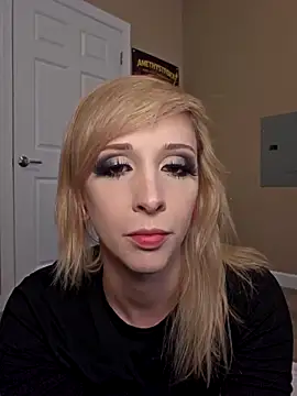 AmethystFoxx online show from April 11, 6:22 pm