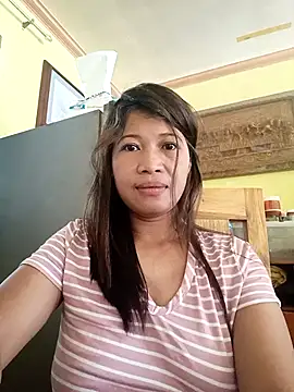 wildlavender69 online show from April 17, 12:46 am