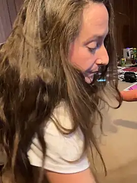 Mini And The Bear online show from March 7, 7:21 pm