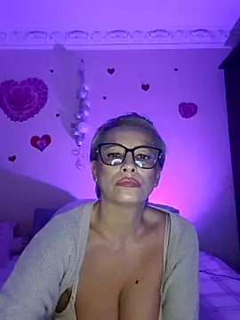 BellaBellaHot online show from October 25, 12:57 pm