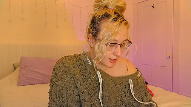 ashleyblaydex online show from March 2, 4:34 am