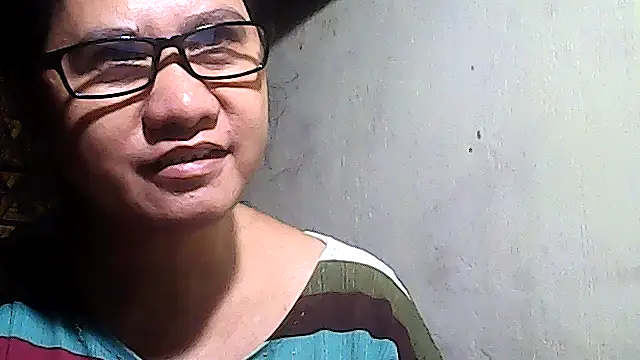 sweetsosie18 online show from December 17, 5:00 am