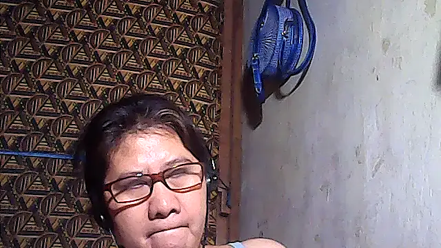 sweetsosie18 online show from March 7, 12:45 pm