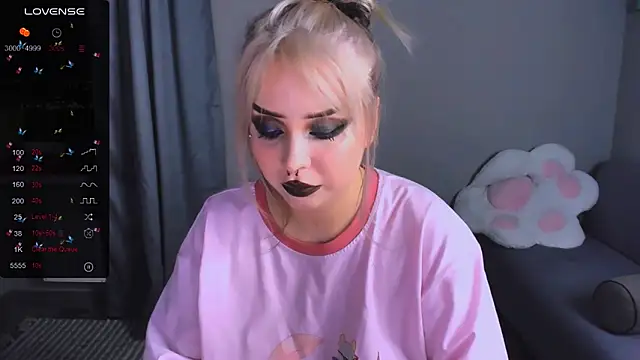 MonaLauu online show from November 29, 8:24 pm