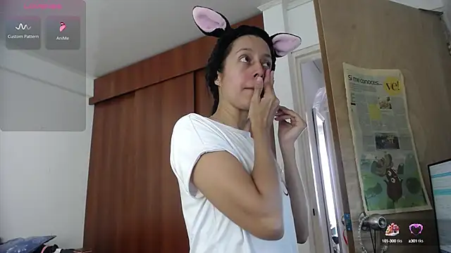 Moon lunita online show from October 2, 4:23 pm