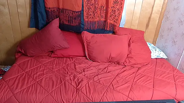 Leesdesires online show from February 6, 6:22 pm