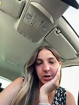 DoriDeluxe66 online show from July 6, 3:03 pm