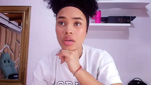 naia blessed online show from October 6, 7:18 pm