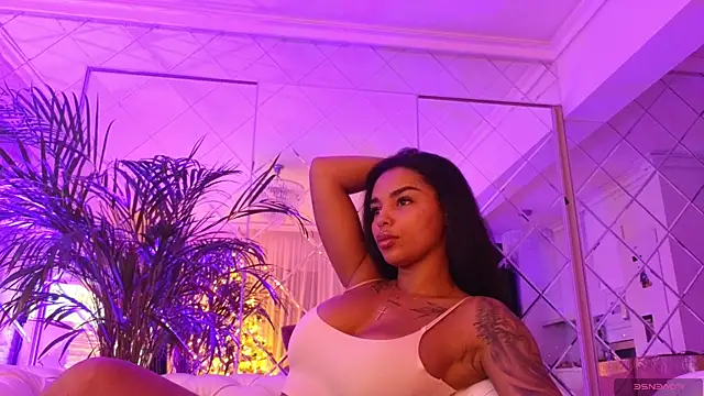 KimiBrown online show from December 22, 4:04 am