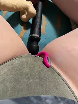 katcclovea online show from April 3, 5:11 pm