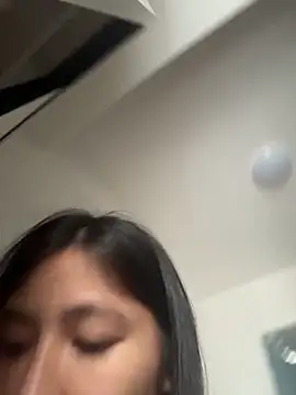 Sylvia- online show from November 30, 7:12 am