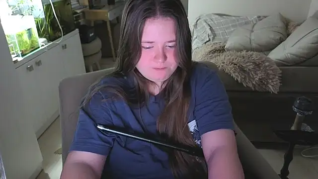 remirann  online show from April 16, 9:03 pm