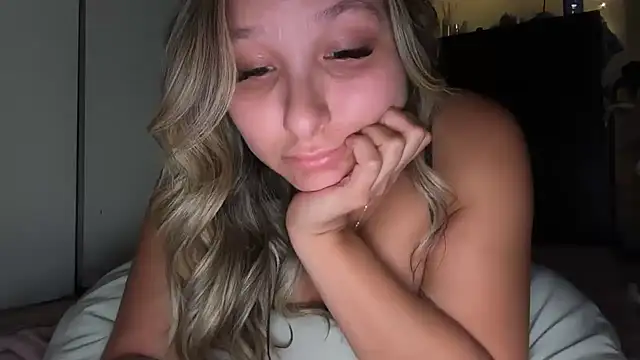 lustfulsmiles online show from June 24, 5:01 pm