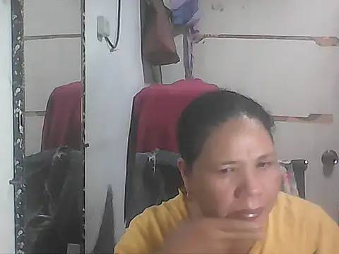 hotwet mama4uxx online show from February 3, 5:38 am