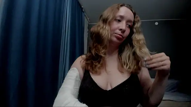 Eva Rikchter online show from July 2, 8:26 pm