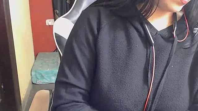 Naiaa-mylove online show from December 21, 10:08 am