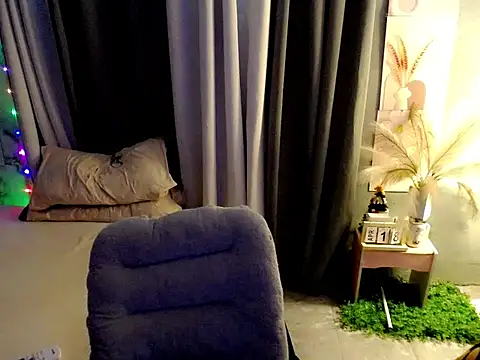 Sluty Nicaxxx online show from April 17, 11:07 pm