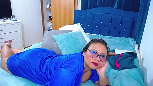 mondirty70 online show from November 21, 9:00 am