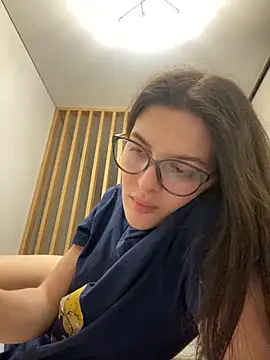 little belucci online show from October 23, 3:29 pm