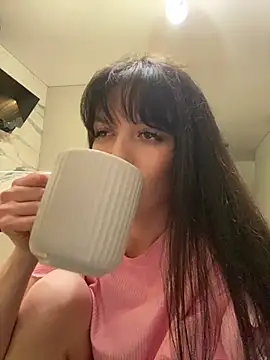 little belucci online show from March 4, 4:57 pm